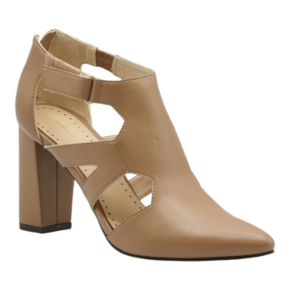 NIB ADRIENNE VITTADINI  Women's Tan Heels